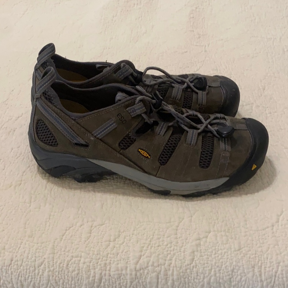 Keen hard toed work shoes size 13